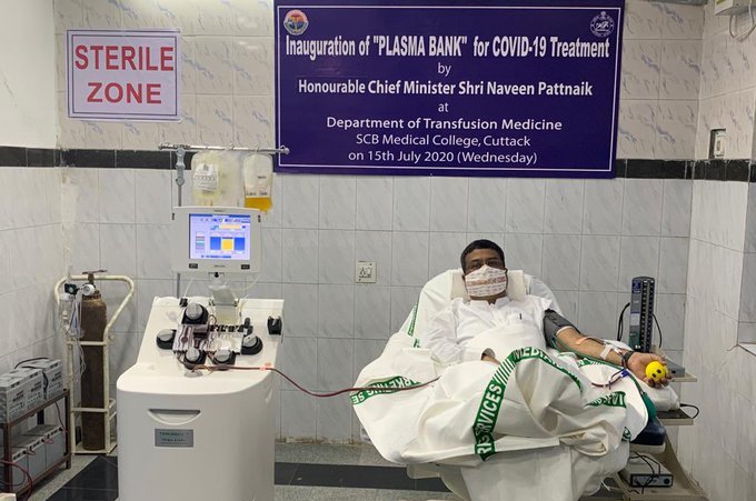 Dharmendra Pradhan donates Plasma at SCB