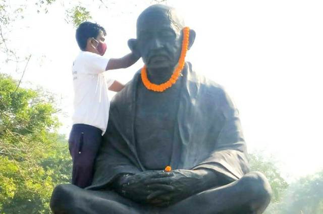 Jai Odisha conducts Statue Cleaning in Bhubaneswar