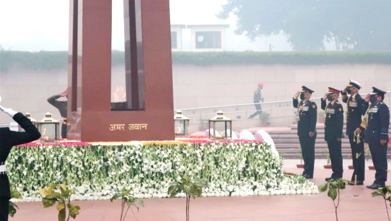 Army Day-CDS General Bipin Rawat, Armed forces chiefs pay tributes at National War Memorial