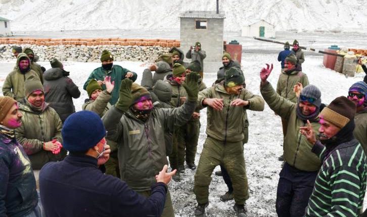 ITBP troops celebrate Holi at altitude of 17,000 feet in Ladakh