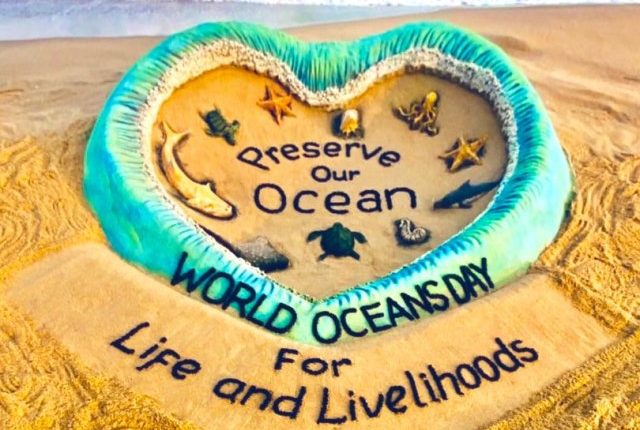 Sudarsan Pattnaik creates awareness on the occasion of World Oceans Day with the message “Preserve our oceans"