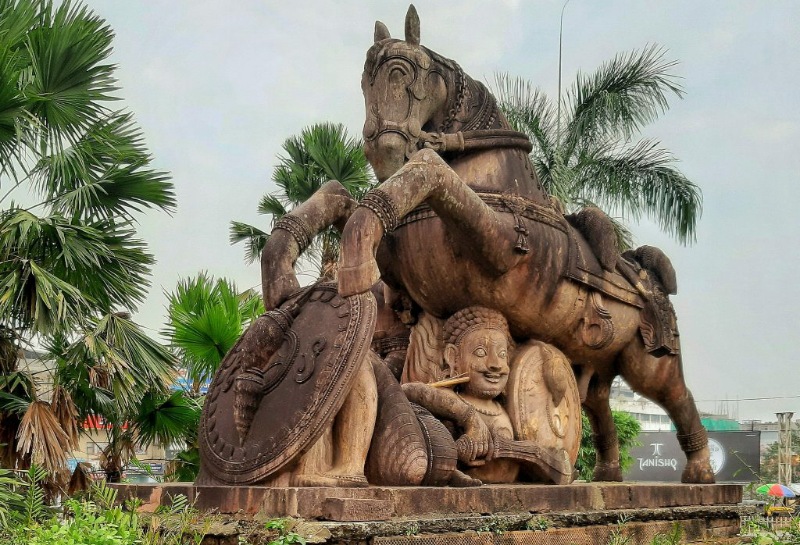 Iconic Horse Replica Master Canteen Bhubaneswar