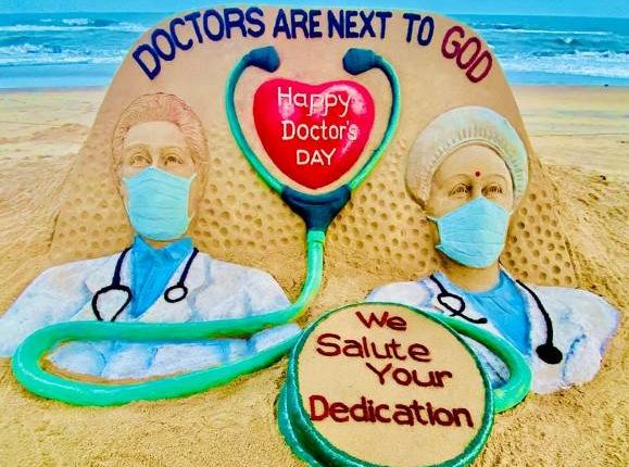 Sudarsan Pattnaik creates sand art on National Doctors Day