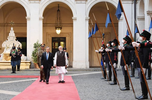 Rome: Prime Minister Narendra Modi receives guard of honour at Palazzo Chigi