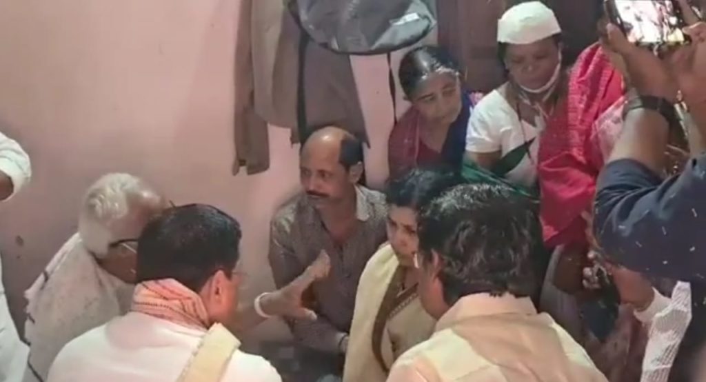 Randeep Surjewala meets Mamita Meher's Family