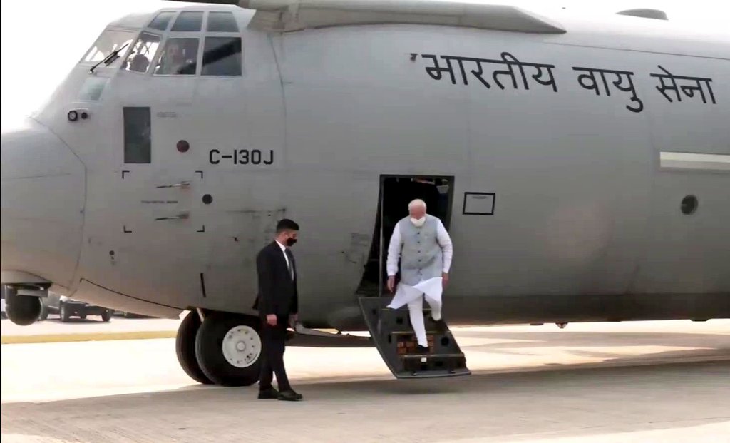 PM Modi lands on Purvanchal expressway in C-130J Aircraft