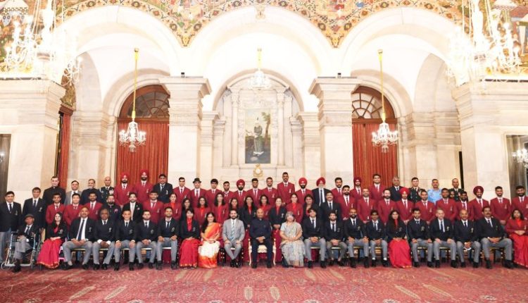President Ram Nath Kovind with the winners of National Sports and Adventure Awards 2021 at Rashtrapati Bhavan today