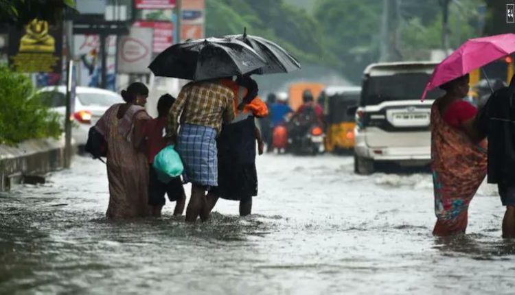 Three Dead as heavy Rains lash Chennai.