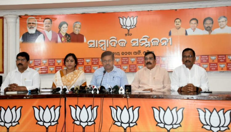 BJP condemns Officers greeting Odisha CM after Poll Victory