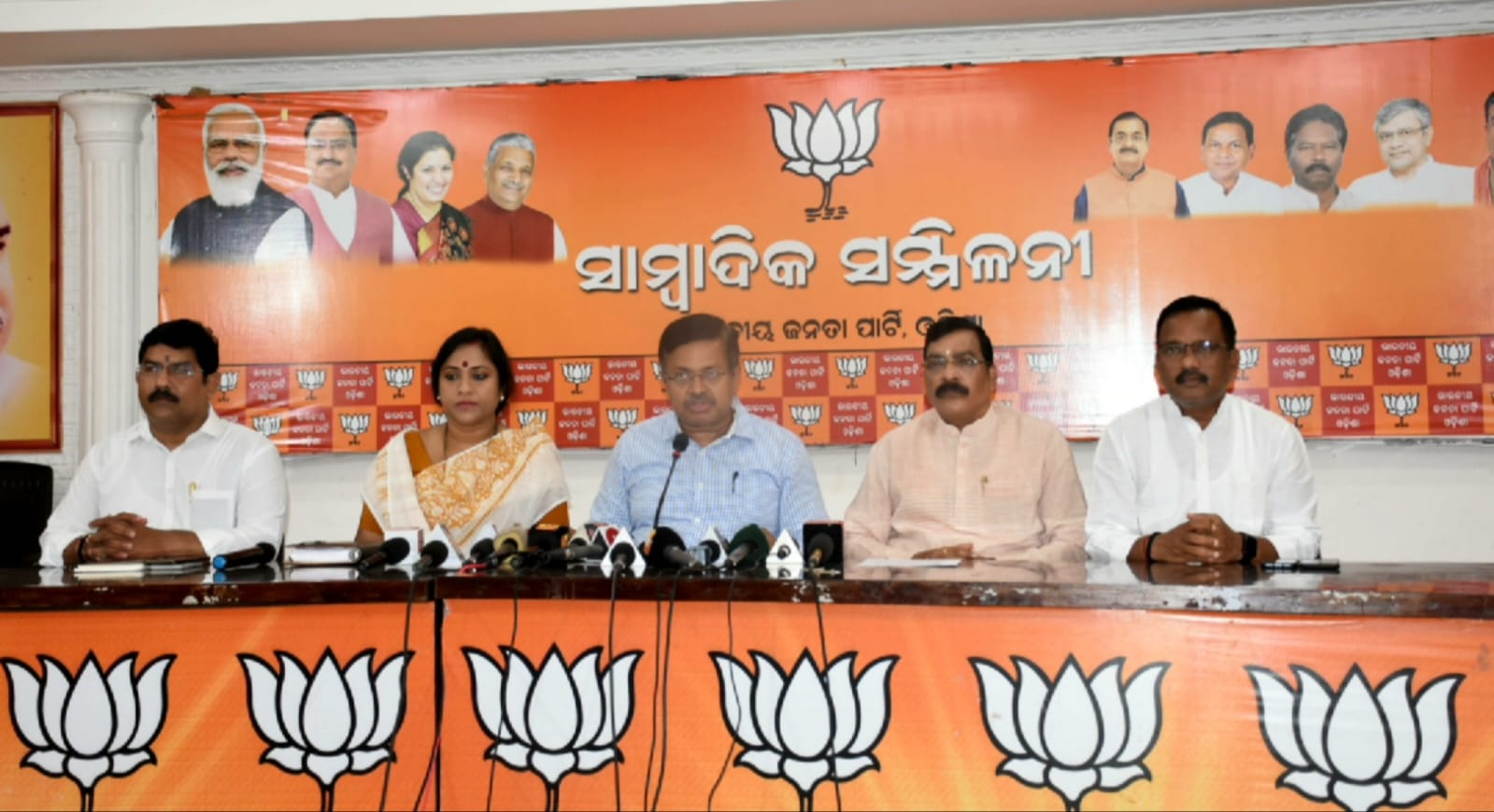 BJP condemns Officers greeting Odisha CM after Poll Victory