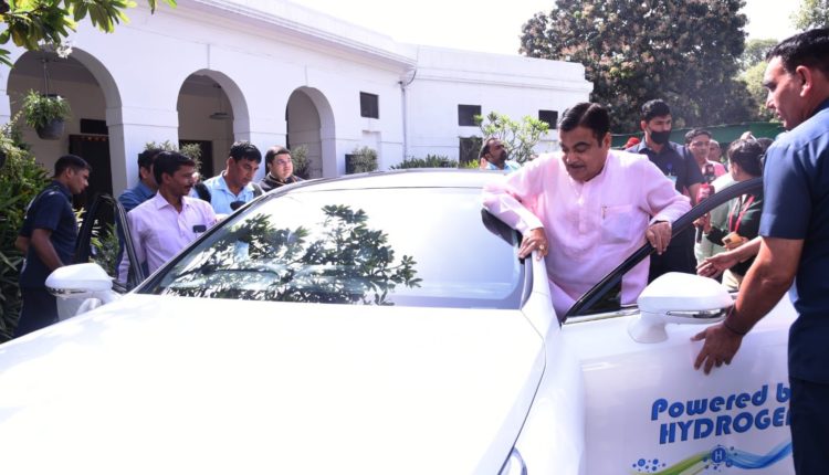 Gadkari reaches Parliament in hydrogen-powered car, first of its kind in India