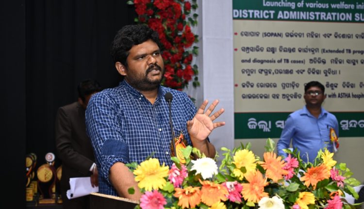 Collector Sundargarh Speaks at Dist Level ASHA & GKS Annual Convention Sundargarh