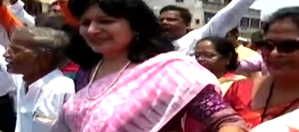 MP Aparajita Sarangi visits Puri amid High Drama