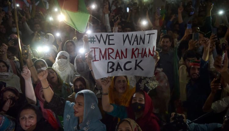 Imran Khan Supporters protest in Pakistan