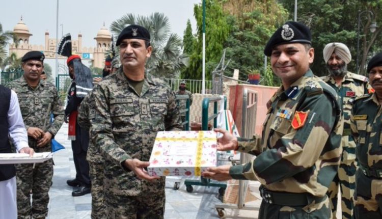 BSF, Pakistan Rangers Exchange sweets