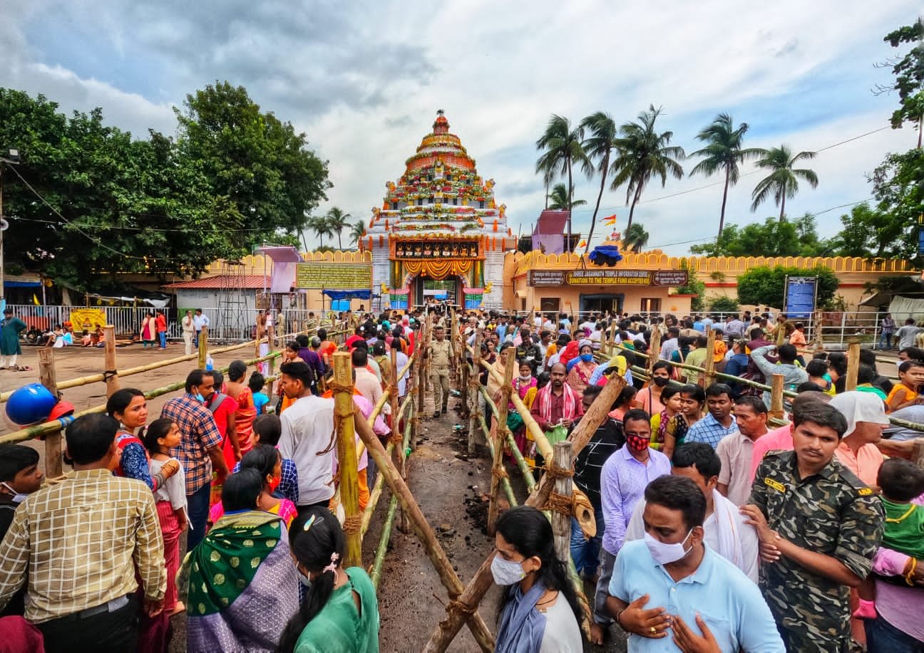 Ratha Jatra 2022: Devotees avail 'Adapa Abadha', the special prasad prepared during the week-long stay of the Holy Trinity at the Gundicha Temple.