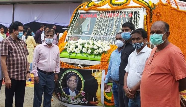 Mortal remains of ILS Director Ajay Parida reach Bhubaneswar; last rites will be performed with full State honours at his native place Bhagabanpur in Jajpur today.