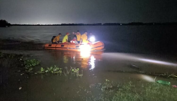 Low-lying areas in Kendrapara inundated amid heavy rain; rescue operation being done for 2 days.