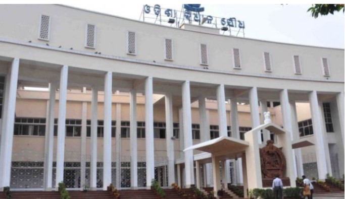 Odisha Government effected minor reshuffle in IAS cadre. Yamini Sarangi, a 2008-batch IAS officer, has been appointed as the State Project Director, Odisha Adarsha Vidyalaya Sangathan (OAVS).