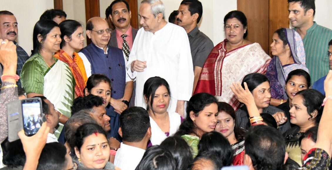 Padampur MLA-elect Barsha Singh Bariha today meets Odisha CM Naveen Patnaik at Naveen Niwas