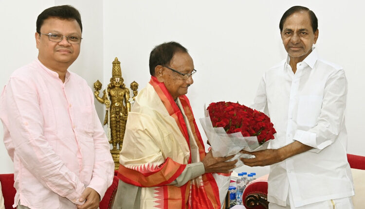 Gamangs to join KCR's BRS