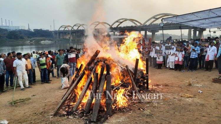 Naba Das cremated with Full State Honours