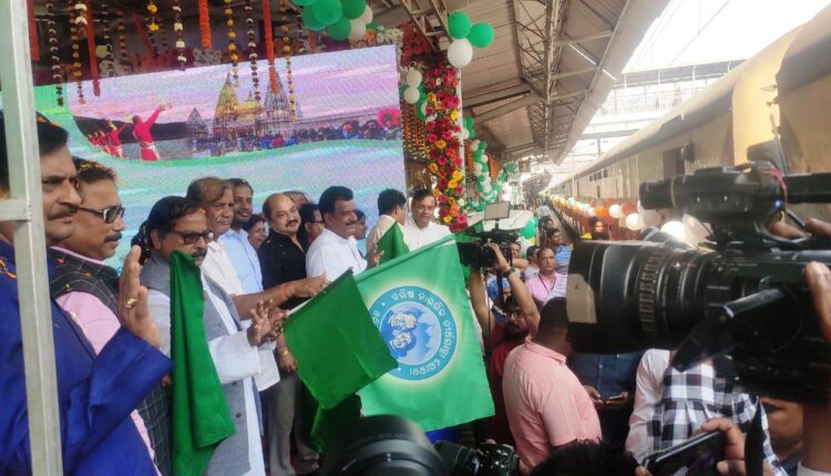 Odisha CM Naveen Patnaik flagged off a special train under Senior Citizen Pilgrimage Scheme from Bhubaneswar to Prayagraj, Varanasi.