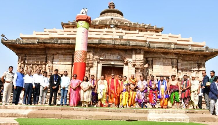 President Droupadi Murmu, who is on her two-day visit to Odisha since yesterday, offered prayer at the Lingaraj Temple in Bhubaneswar.