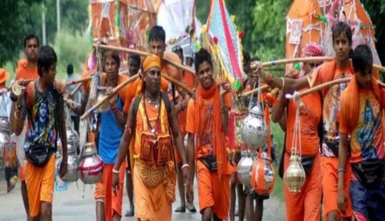 Kanwar Yatra 2023: Lakhs Of Devotees Undertake Pilgrimage; 1,000 police deployed to ensure safety and security of Kanwariyas in New Delhi.