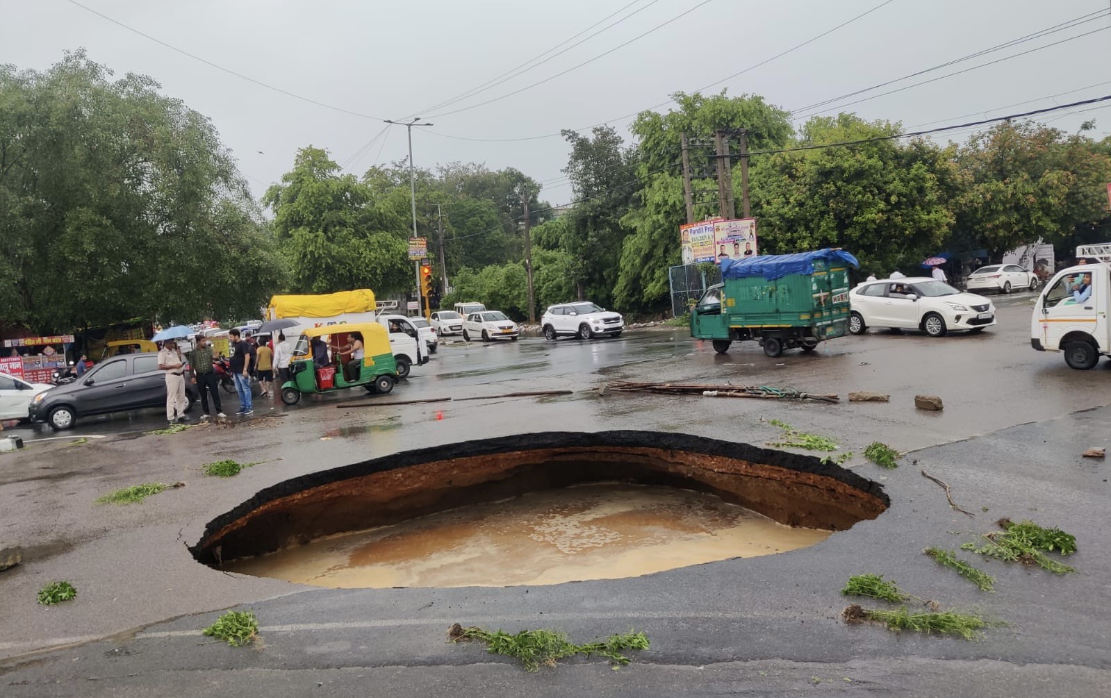 Delhi Rains Rohini Road