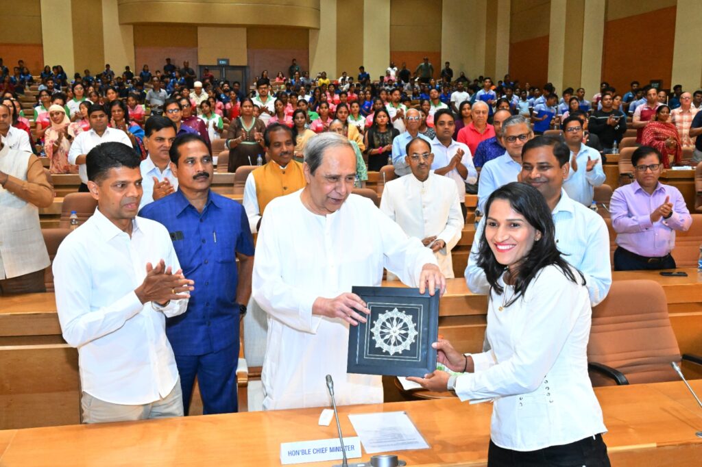 Odisha CM inaugurates Premiere of Documentary Film 'India’s Game'