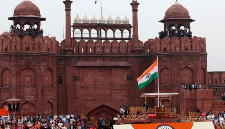 Prime Minister Narendra Modi hoists Tricolour at Red Fort