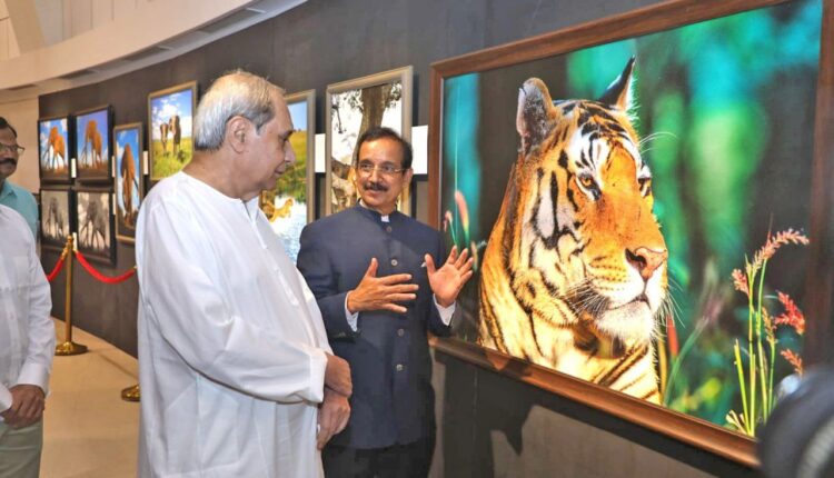 Odisha CM Naveen Patnaik attended wildlife photography exhibition, 'Heartbeats' in Mumbai, organised by Asian Wildlife Trust.