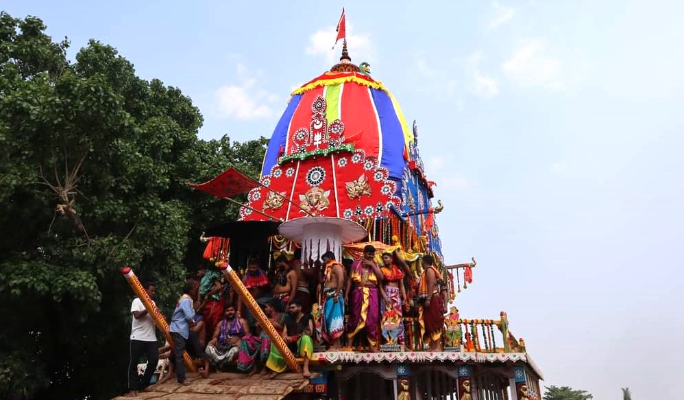 The famous ‘Rukuna Ratha Jatra’ of Lord Lingaraj has commenced in the capital city Bhubaneswar today on Ashokastami.