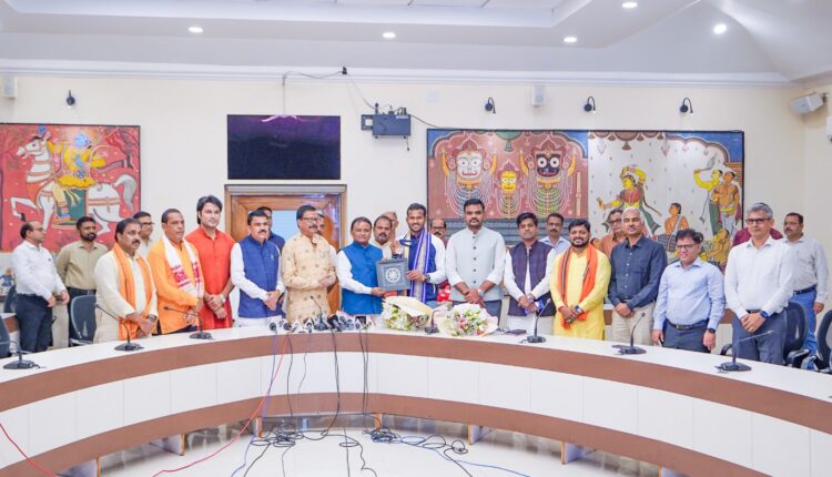 Odisha CM Mohan Majhi felicitated Indian Hockey player & Olympic bronze medalist Amit Rohidas at Lok Seva Bhawan.