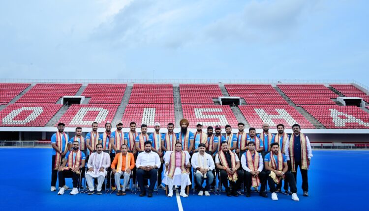 Odisha CM felicitates Olympic Medalist Indian Men’s Hockey Team