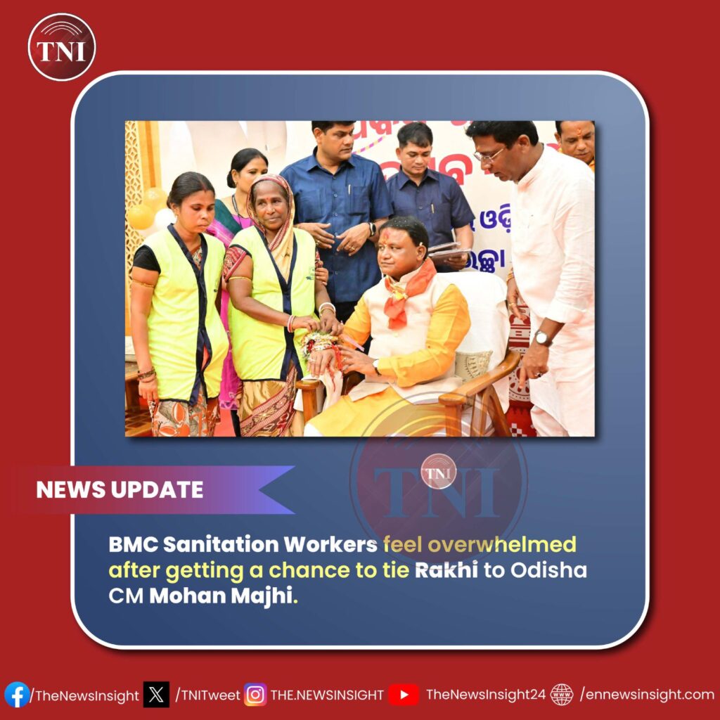 BMC Sanitation Workers tie Rakhi to Odisha CM 