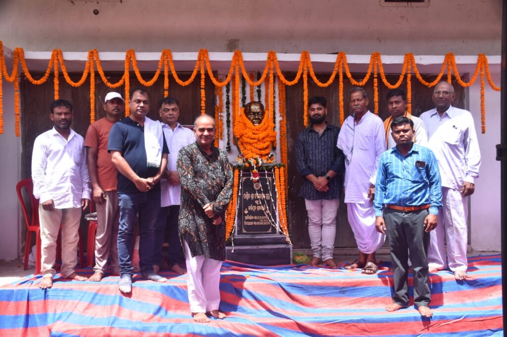 Pandit Tikeswar Guru's Statue unveiled on his Birth Anniversary