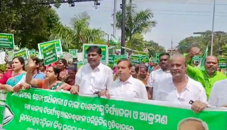 BJD Women Wing holds massive protests outside Raj Bhavan, seeking stern action in Governor's son assault case and Bharatpur Police Station incident.