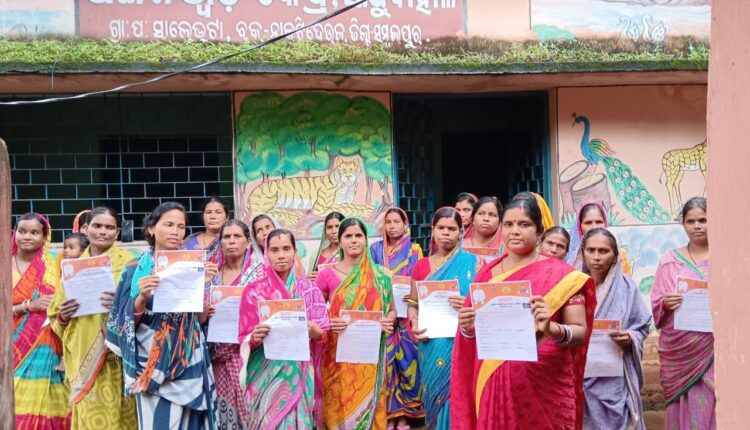 Huge craze seen among women for Subhadra Yojana in Odisha. Subhadra Yojana forms are being distributed going at various places.