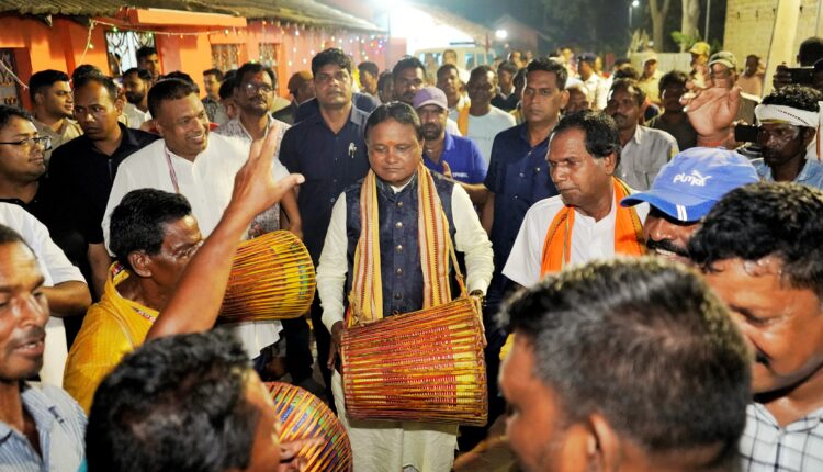 CM Mohan Majhi celebrates Sohari Festival on Deepavali