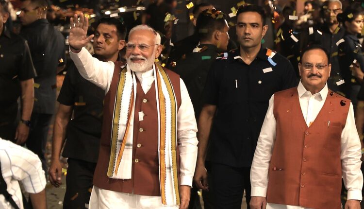 Prime Minister Narendra Modi addressed party workers and leaders at BJP headquarters in Delhi. BJP won 48 seats out of 90 Assembly constituencies in Haryana.