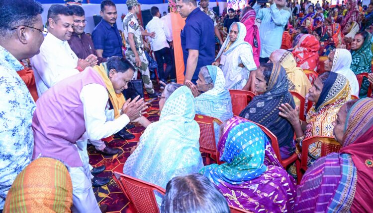 Odisha CM Mohan Majhi today met the habishyalis who had come to Puri to perform habisha brata on the holy month of Kartika and sought their blessings.