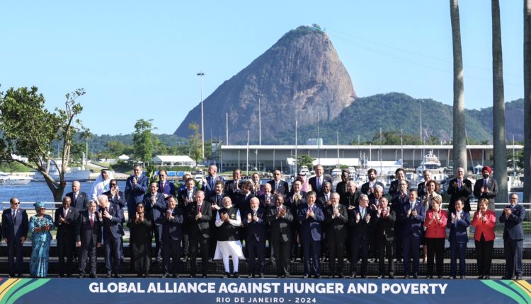 Leaders of the Group of 20 nations posed for a family photo at the 19th G-20 Summit in Rio de Janeiro, Brazil. 