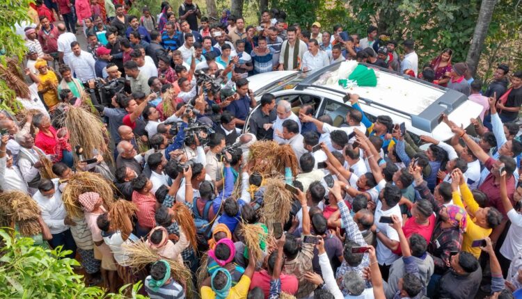 BJD President Naveen Patnaik today visited 4 districts - Puri, Cuttack, Jagatsinghpur and Kendrapara to assess the crop damage caused by unseasonal rains.