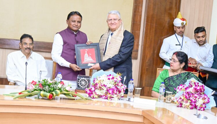 CM Mohan Majhi at a farewell meeting for Chief Justice of Orissa High Court, Justice Chakradhari Sharan Singh.