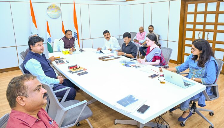 Odisha Government to merge BSE & CHSE into single Board, to develop SCERT on NCERT lines, to recruit 44,433 teachers in 3 years.