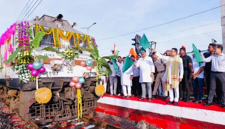 Indian Railways has extended the Puri-Lalgarh-Puri Weekly Express from Puri to Ganganagar in Rajasthan, linking Bay of Bengal with Thar Desert. 