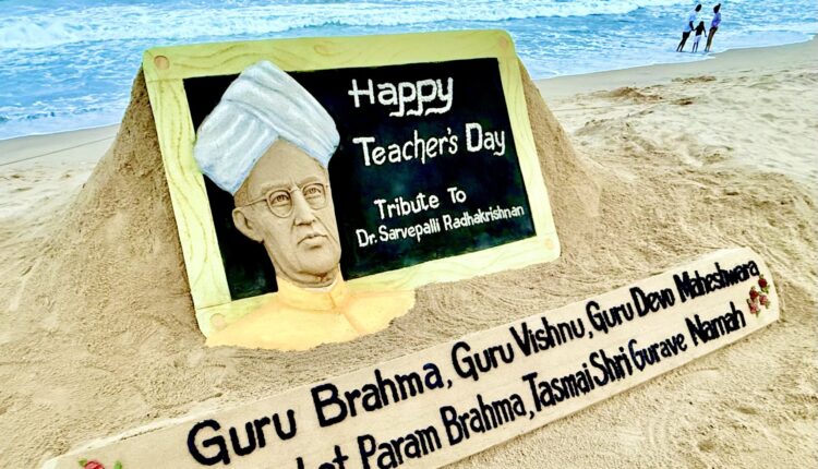 Renowned sand artist Sudarsan Pattnaik creates a sand sculpture of former President of India Sarvepalli Radhakrishnan on the occasion of Teachers' day.