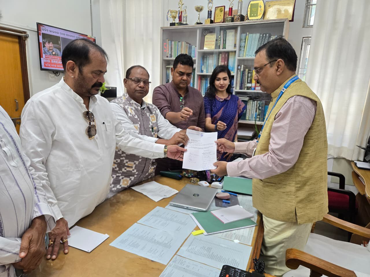 TNI Commentary - Congress challenges BJP; Dares BJD